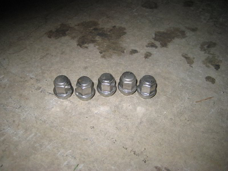 Chrysler-Town-and-Country-Front-Brake-Pads-Replacement-Guide-005