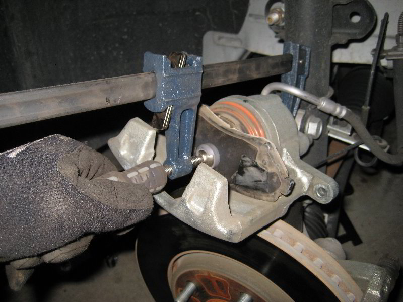 Chrysler-Town-and-Country-Front-Brake-Pads-Replacement-Guide-023