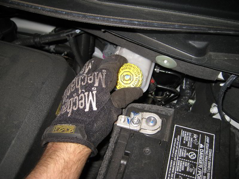 Chrysler-Town-and-Country-Front-Brake-Pads-Replacement-Guide-024