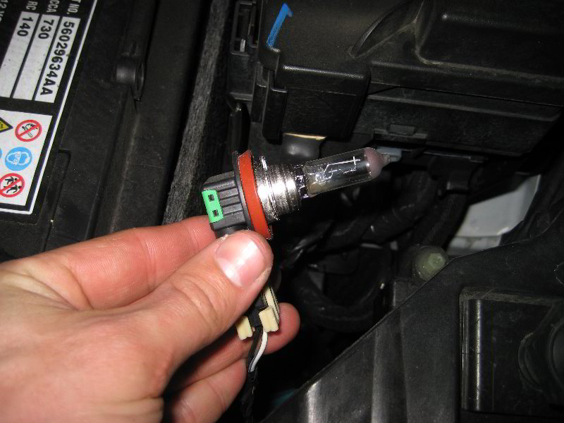 ChryslerTownandCountryHeadlightBulbsReplacementGuide015