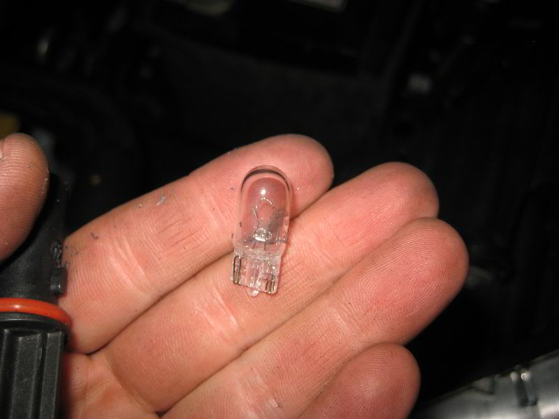 ChryslerTownandCountryHeadlightBulbsReplacementGuide034