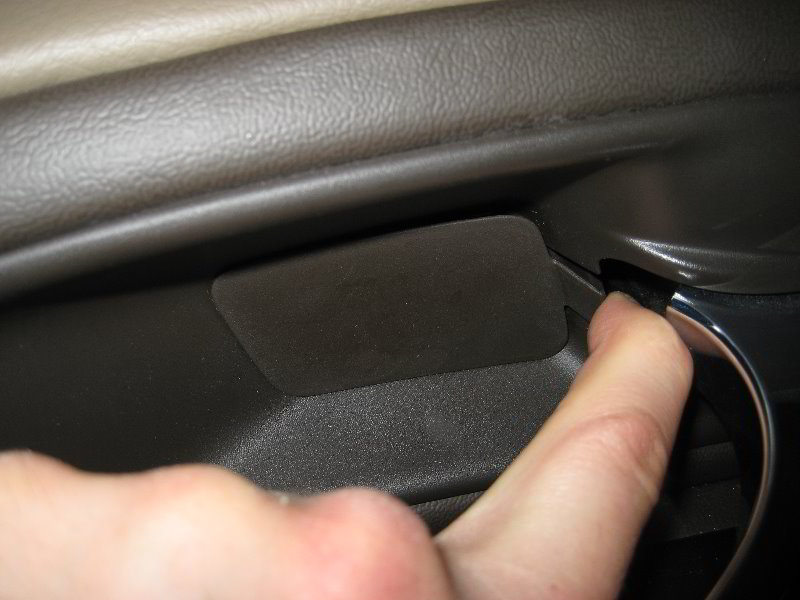 Chrysler-Town-and-Country-Interior-Door-Panel-Removal-Guide-003