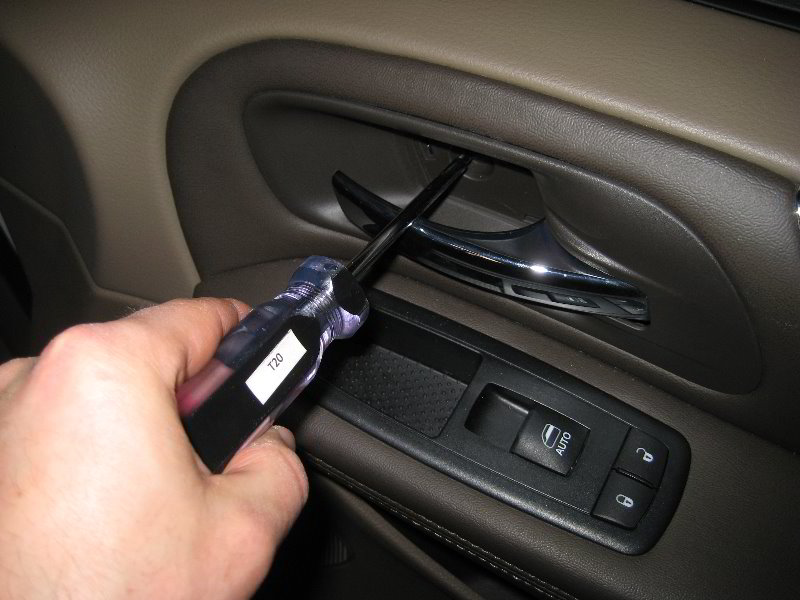 Chrysler-Town-and-Country-Interior-Door-Panel-Removal-Guide-005