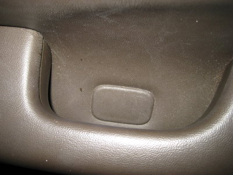 Chrysler-Town-and-Country-Interior-Door-Panel-Removal-Guide-006