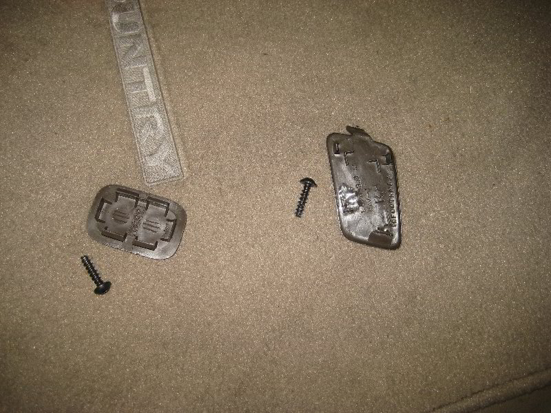 Chrysler-Town-and-Country-Interior-Door-Panel-Removal-Guide-009