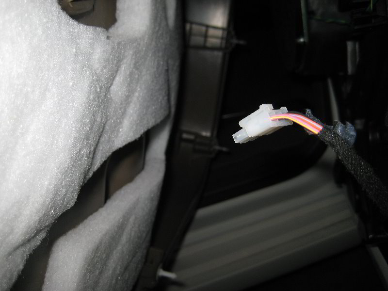 Chrysler-Town-and-Country-Interior-Door-Panel-Removal-Guide-015