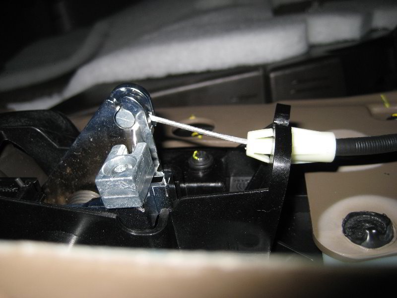 Chrysler-Town-and-Country-Interior-Door-Panel-Removal-Guide-019