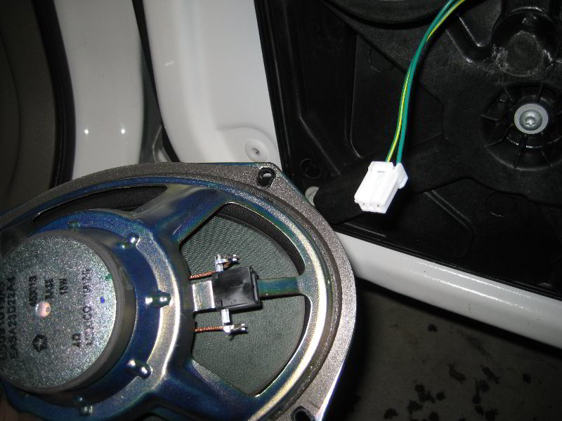 Chrysler-Town-and-Country-Interior-Door-Panel-Removal-Guide-028