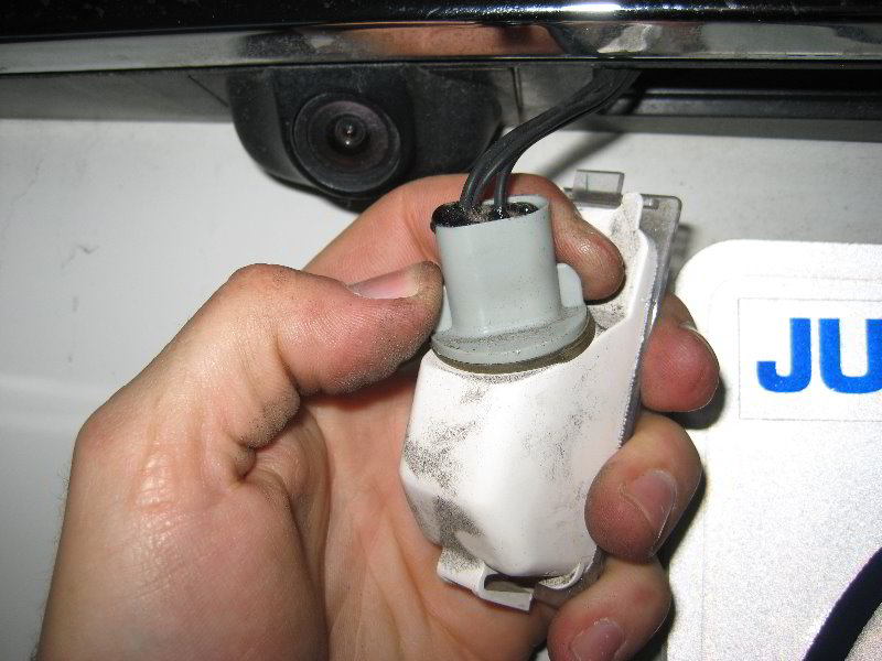 Chrysler-Town-and-Country-License-Plate-Light-Bulbs-Replacement-Guide-009