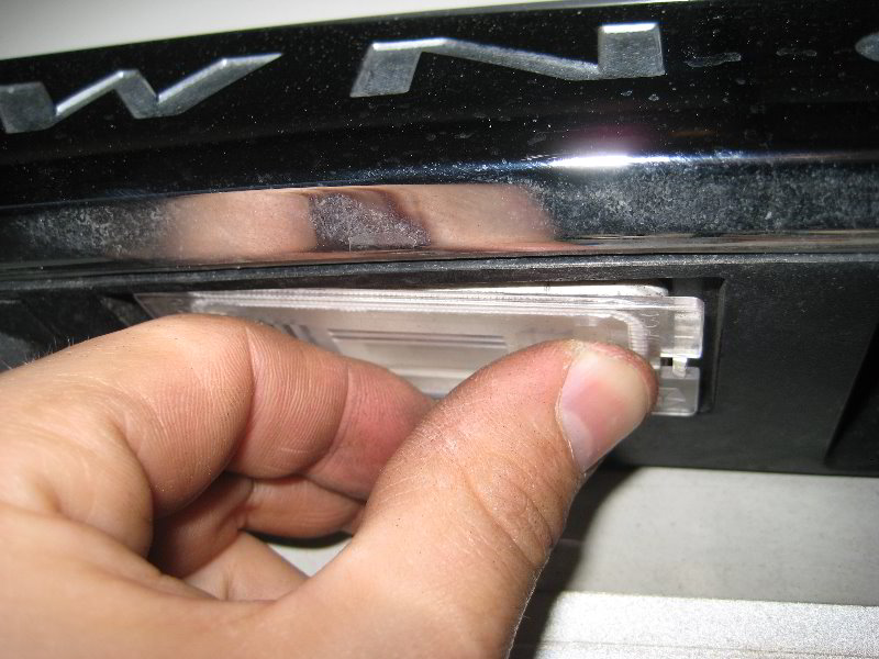 Chrysler-Town-and-Country-License-Plate-Light-Bulbs-Replacement-Guide-011