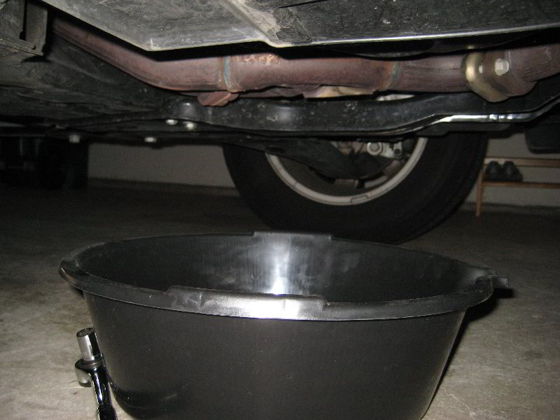 Chrysler-Town-and-Country-Pentastar-V6-Engine-Oil-Change-Guide-008