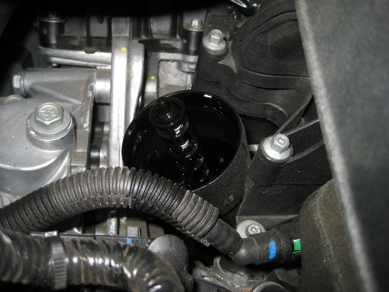 Chrysler-Town-and-Country-Pentastar-V6-Engine-Oil-Change-Guide-016