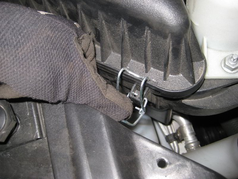 Chrysler-Town-and-Country-Pentastar-V6-Engine-Oil-Change-Guide-020