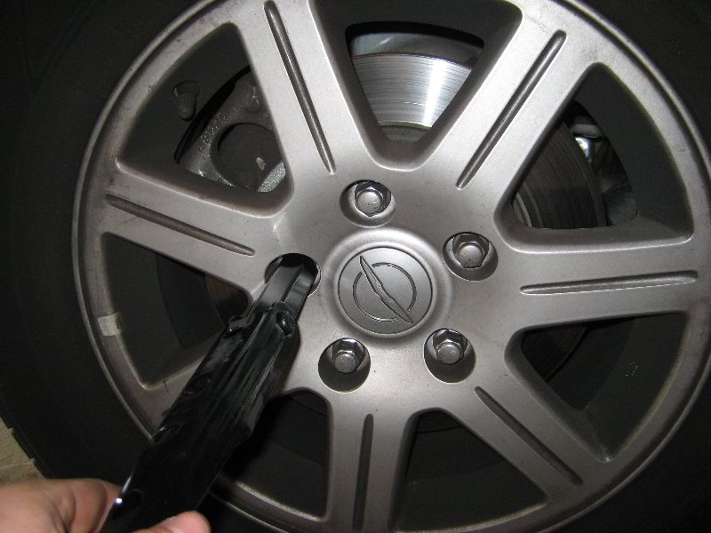 ChryslerTownandCountryRearBrakePadsReplacementGuide004