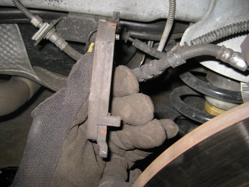 Chrysler-Town-and-Country-Rear-Brake-Pads-Replacement-Guide-015