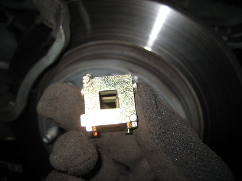 Chrysler-Town-and-Country-Rear-Brake-Pads-Replacement-Guide-020