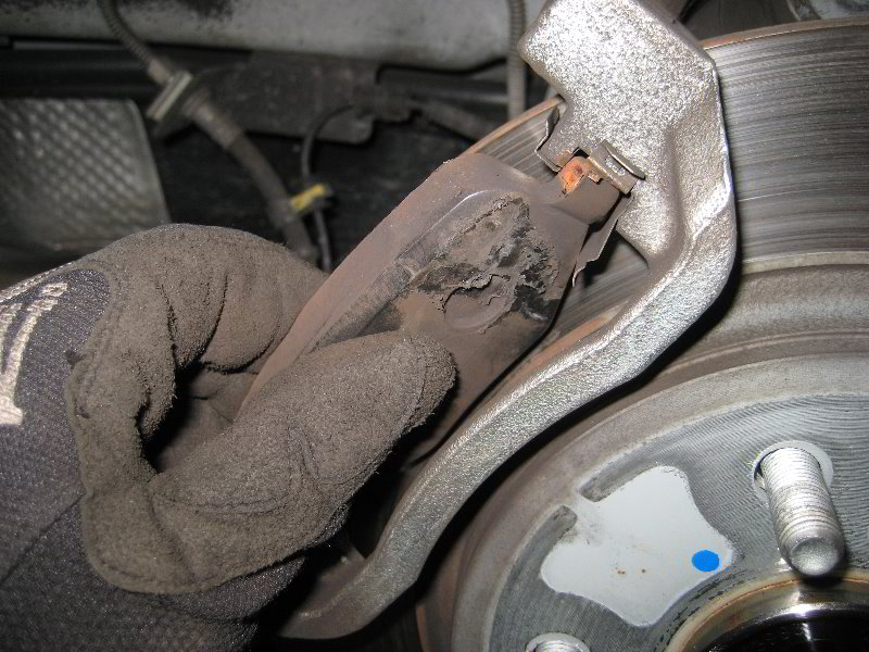 ChryslerTownandCountryRearBrakePadsReplacementGuide023