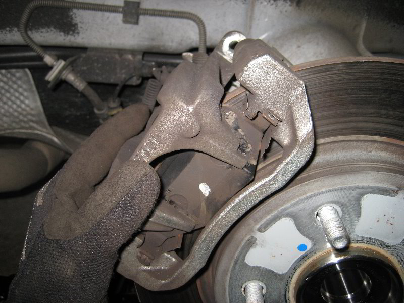 ChryslerTownandCountryRearBrakePadsReplacementGuide026