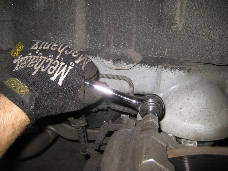 Chrysler-Town-and-Country-Rear-Brake-Pads-Replacement-Guide-029