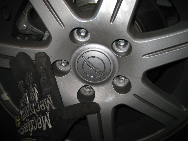 Chrysler-Town-and-Country-Rear-Brake-Pads-Replacement-Guide-033