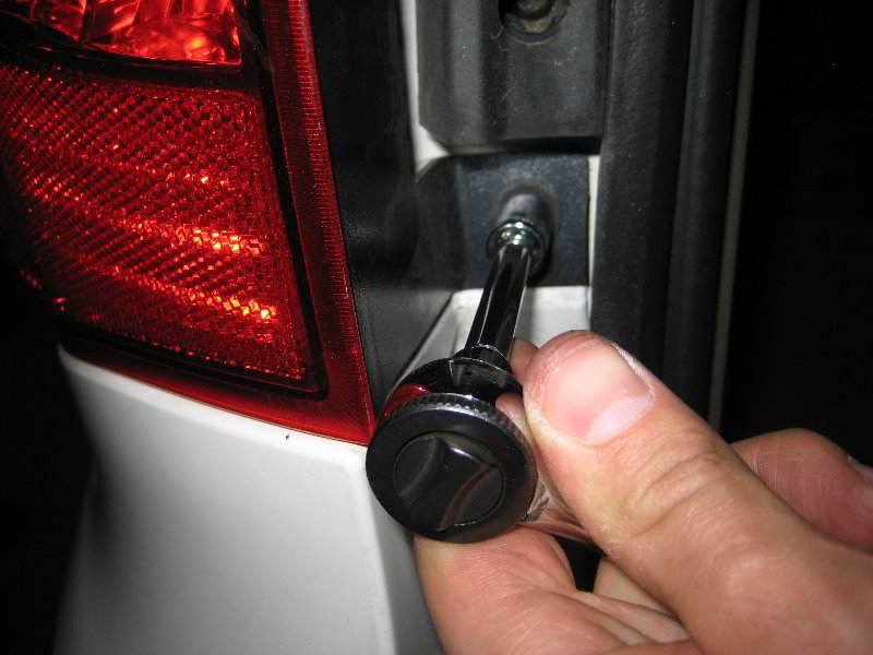 Chrysler-Town-and-Country-Tail-Light-Bulbs-Replacement-Guide-005