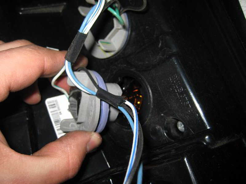 Chrysler-Town-and-Country-Tail-Light-Bulbs-Replacement-Guide-013