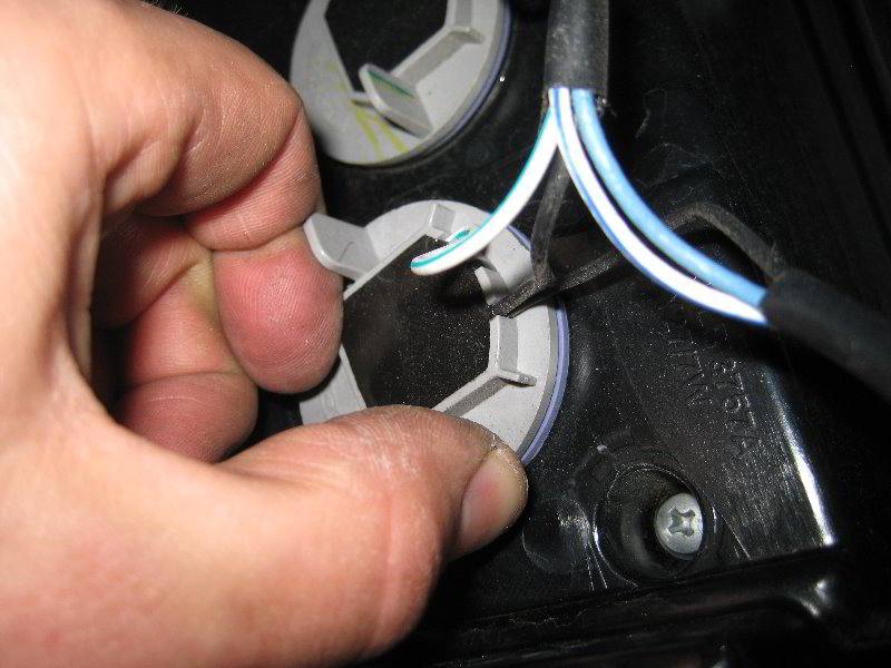 Chrysler-Town-and-Country-Tail-Light-Bulbs-Replacement-Guide-014