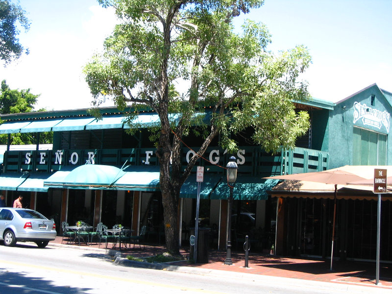 CocoWalk-Coconut-Grove-Miami-FL-004