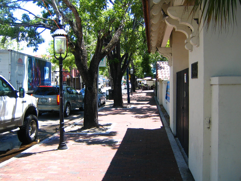 CocoWalk-Coconut-Grove-Miami-FL-008
