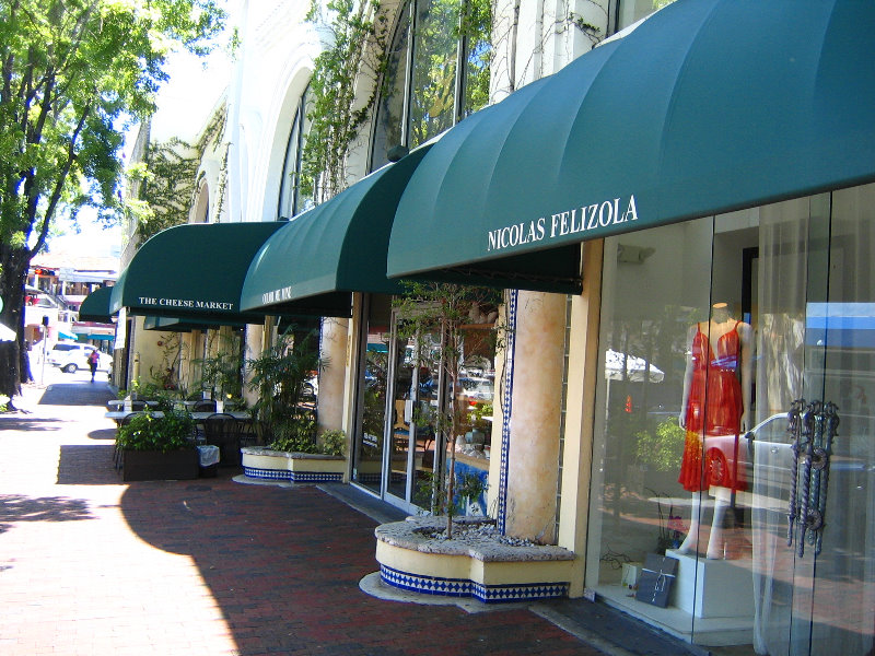 CocoWalk-Coconut-Grove-Miami-FL-009