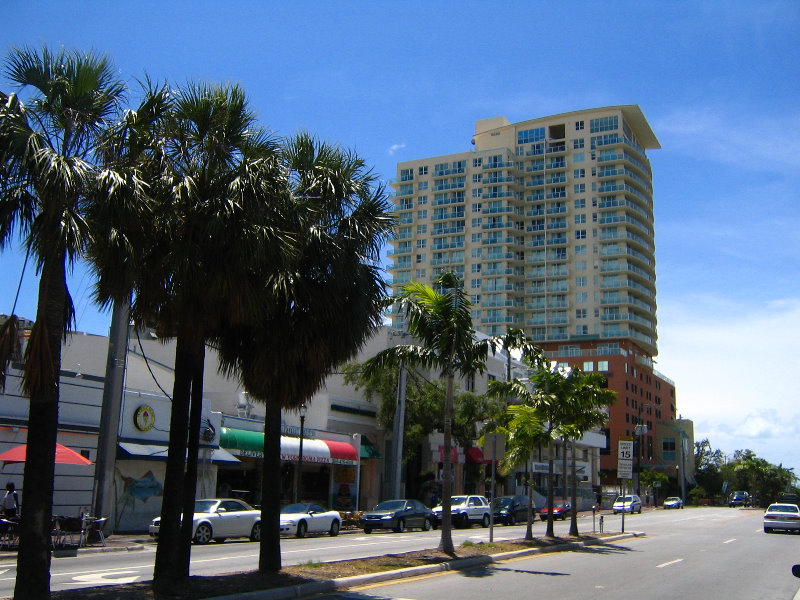 CocoWalk-Coconut-Grove-Miami-FL-014