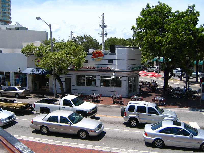 CocoWalk-Coconut-Grove-Miami-FL-018