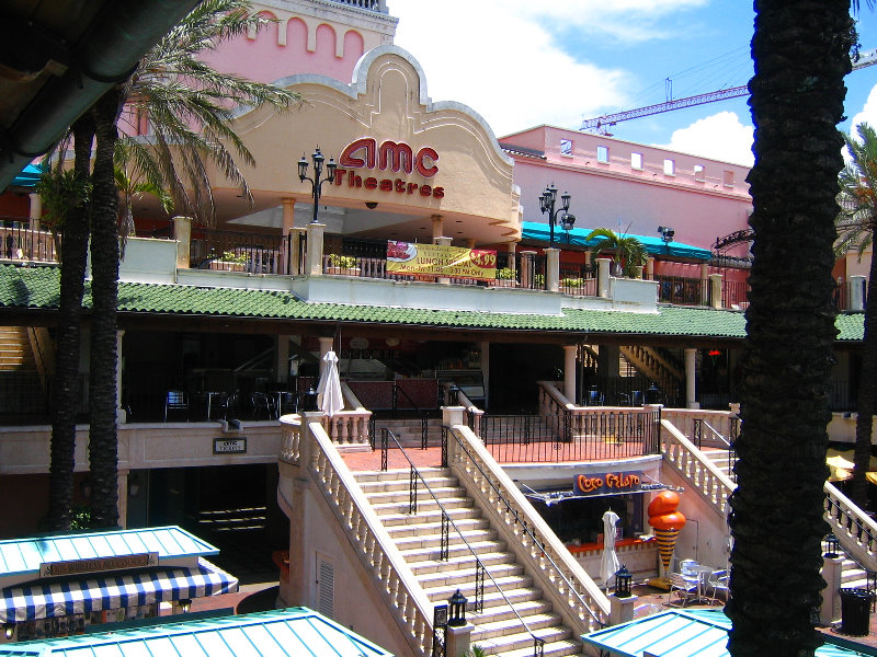 CocoWalk-Coconut-Grove-Miami-FL-025