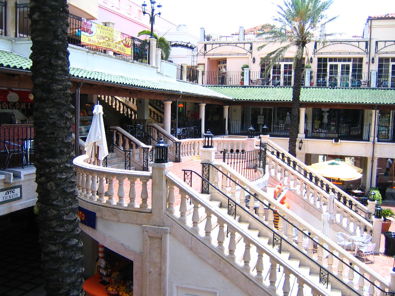 CocoWalk-Coconut-Grove-Miami-FL-030