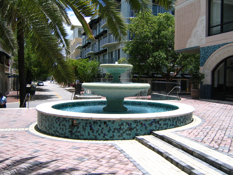CocoWalk-Coconut-Grove-Miami-FL-045