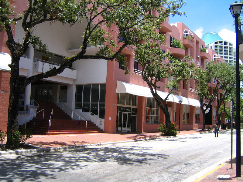 CocoWalk-Coconut-Grove-Miami-FL-046