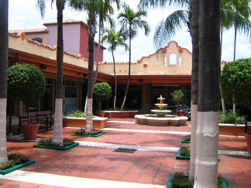 CocoWalk-Coconut-Grove-Miami-FL-053