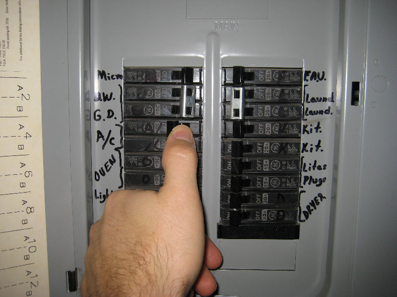 Comfortmaker-HVAC-Condenser-Dual-Run-Start-Capacitor-Replacement-Guide-002