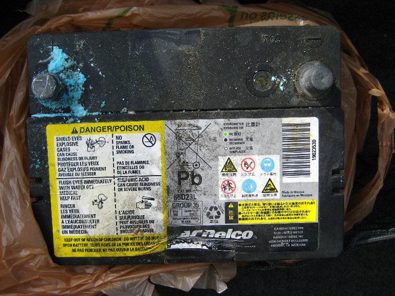 Corroded-Car-Battery-Terminal-Replacement-Guide-006