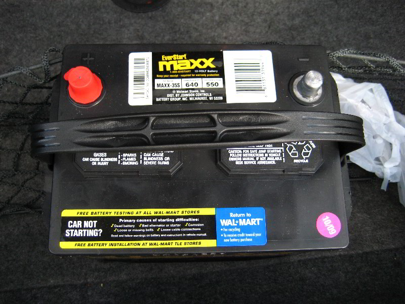 Corroded-Car-Battery-Terminal-Replacement-Guide-008