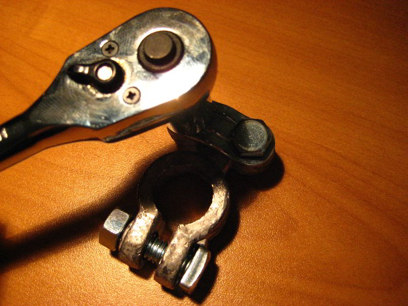 Corroded-Car-Battery-Terminal-Replacement-Guide-013