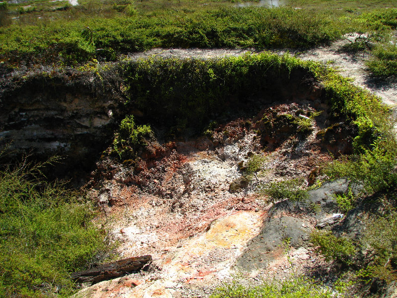 Craters-of-the-Moon-Geothermal-Walk-Taupo-New-Zealand-013