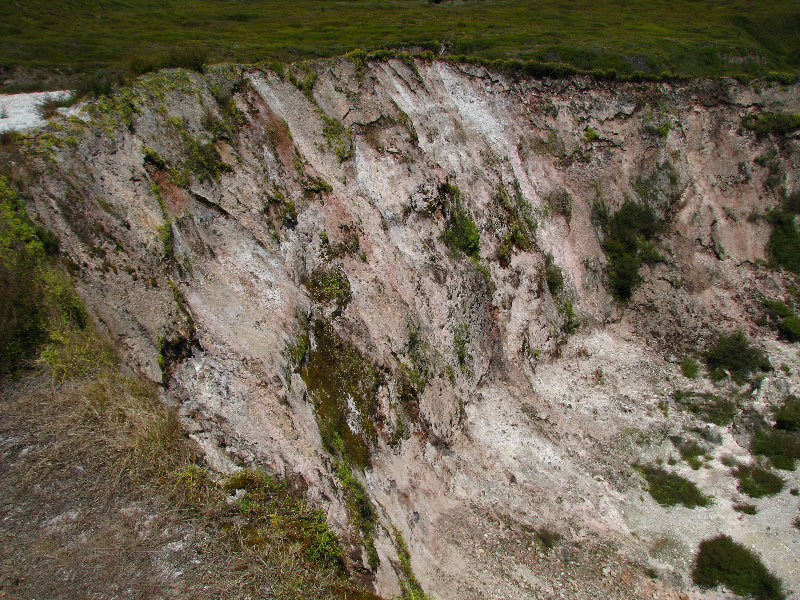 Craters-of-the-Moon-Geothermal-Walk-Taupo-New-Zealand-021