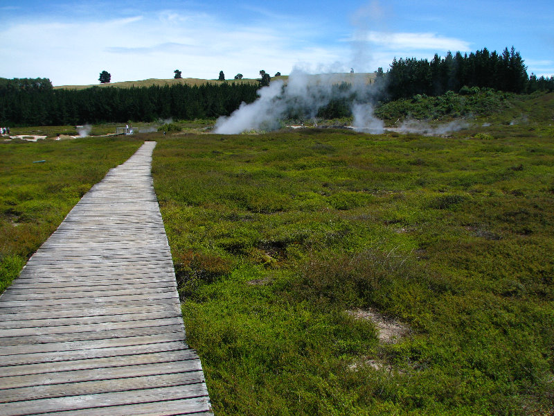Craters-of-the-Moon-Geothermal-Walk-Taupo-New-Zealand-032