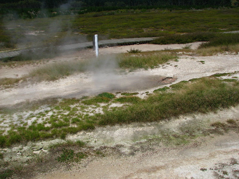 Craters-of-the-Moon-Geothermal-Walk-Taupo-New-Zealand-040