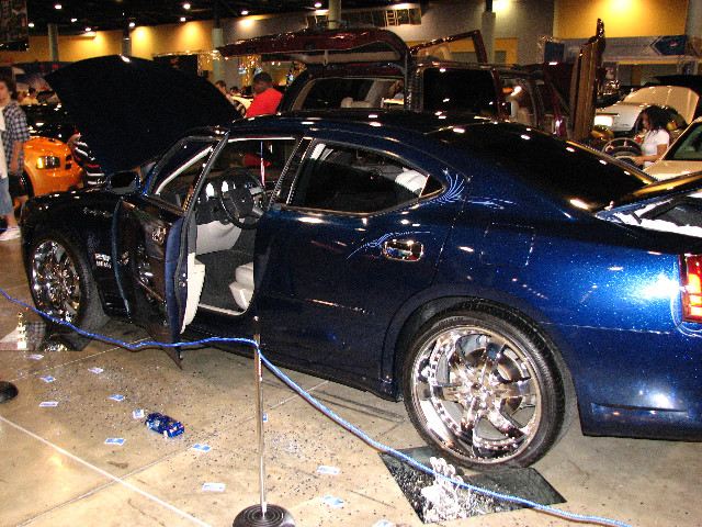 DUB-Custom-Auto-Show-Miami-Beach-FL-2007-032