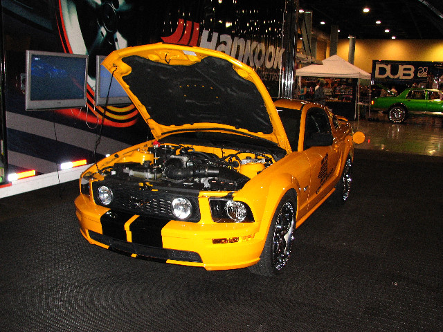 DUB-Custom-Auto-Show-Miami-Beach-FL-2007-082