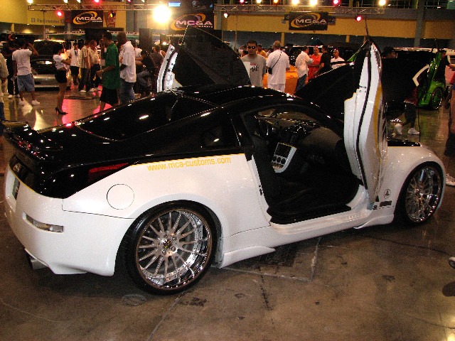 DUB-Custom-Auto-Show-Miami-Beach-FL-2007-087