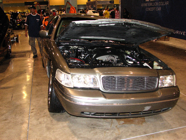 DUB-Custom-Auto-Show-Miami-Beach-FL-2007-088