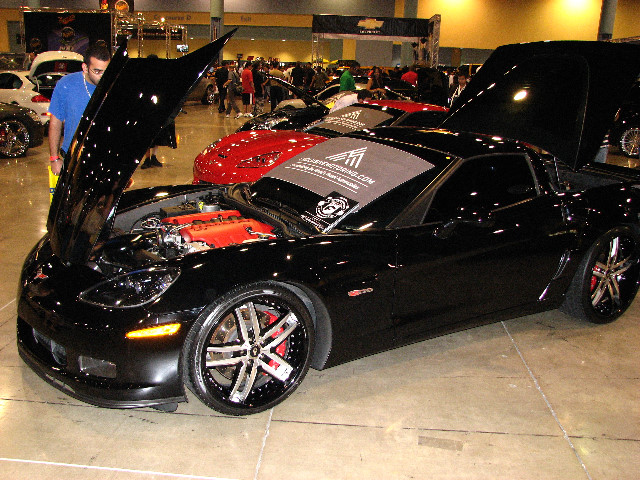 DUB-Custom-Auto-Show-Miami-Beach-FL-2007-094
